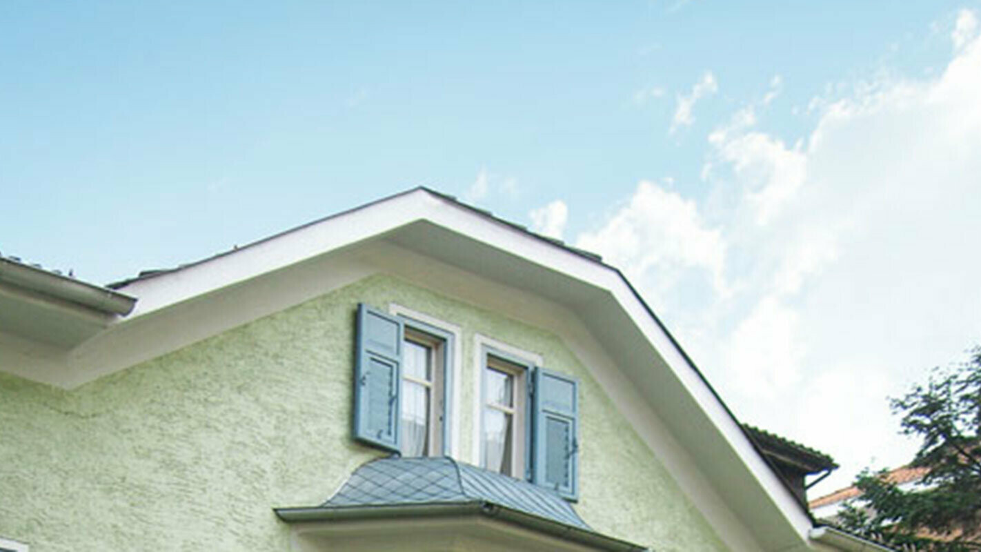 Uitbouw dakverdieping voor de renovatie met de PREFA daklosange