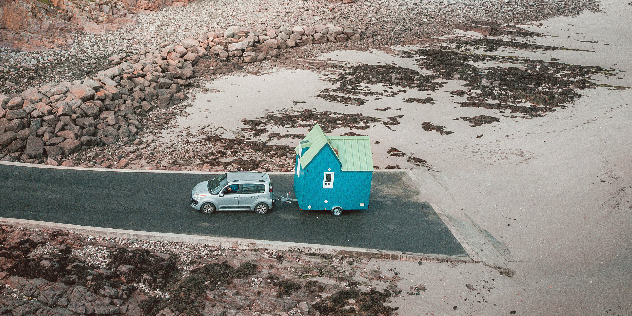 PREFALZ et FALZONAL sur les Tiny Houses mobiles et écologiques des Cahutes