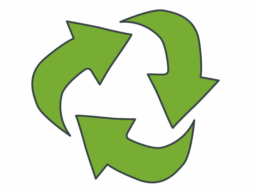 Logo de recyclage composé de 3 flèches imbriquées et symbolisant la part de recyclage de l’aluminium PREFA