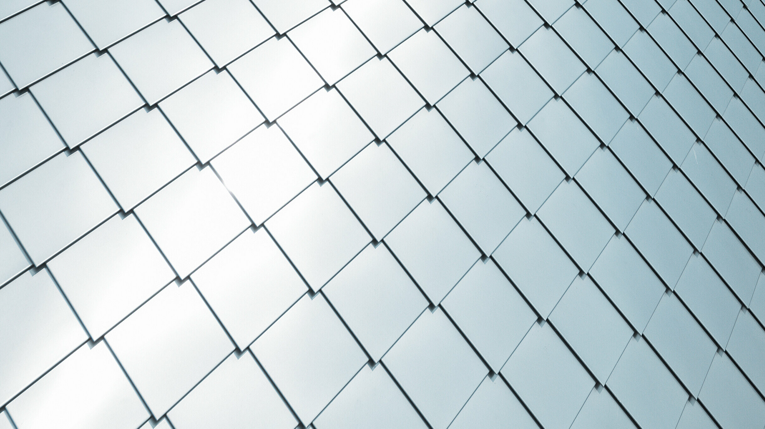 PREFA gevellosange 20 × 20 geplaatst in een vlak, detailafbeelding in aluminium blank naturel