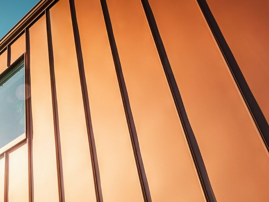 PREFA Falzonal Fassade im Farbton Neukupfer