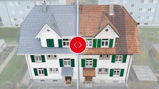 Onlangs gerenoveerde twee-onder-een-kapwoning; het rechterdeel van het huis is niet gerenoveerd en heeft nog een oud pannendak, terwijl het linkerdeel opnieuw is bedekt met PREFA-dakpanen in steengrijs.