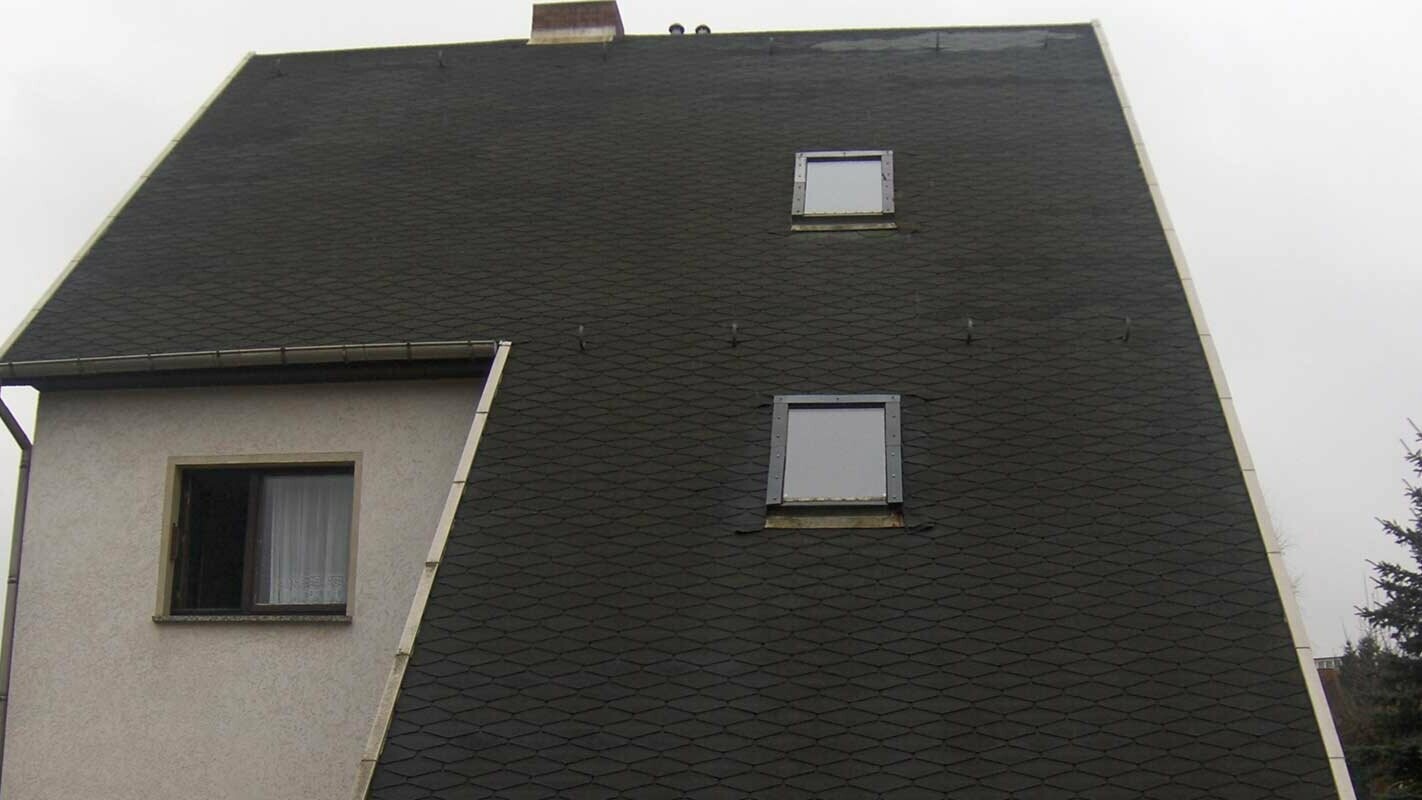 Lang dakvlak voor de dakrenovatie van een eengezinswoning met de PREFA daklosange